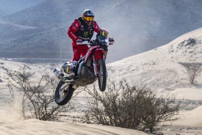 Dakar 2021, tappa 2: Barreda vola sulle dune, Price affonda 
