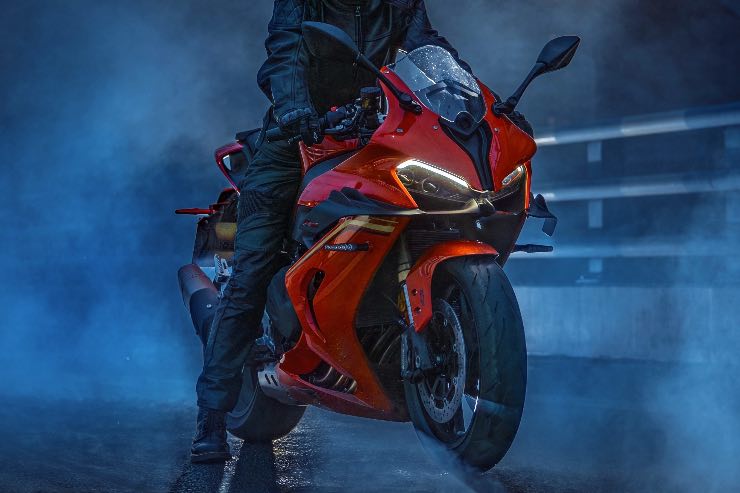 Moto sportiva QJ Motor SRK 800 RR