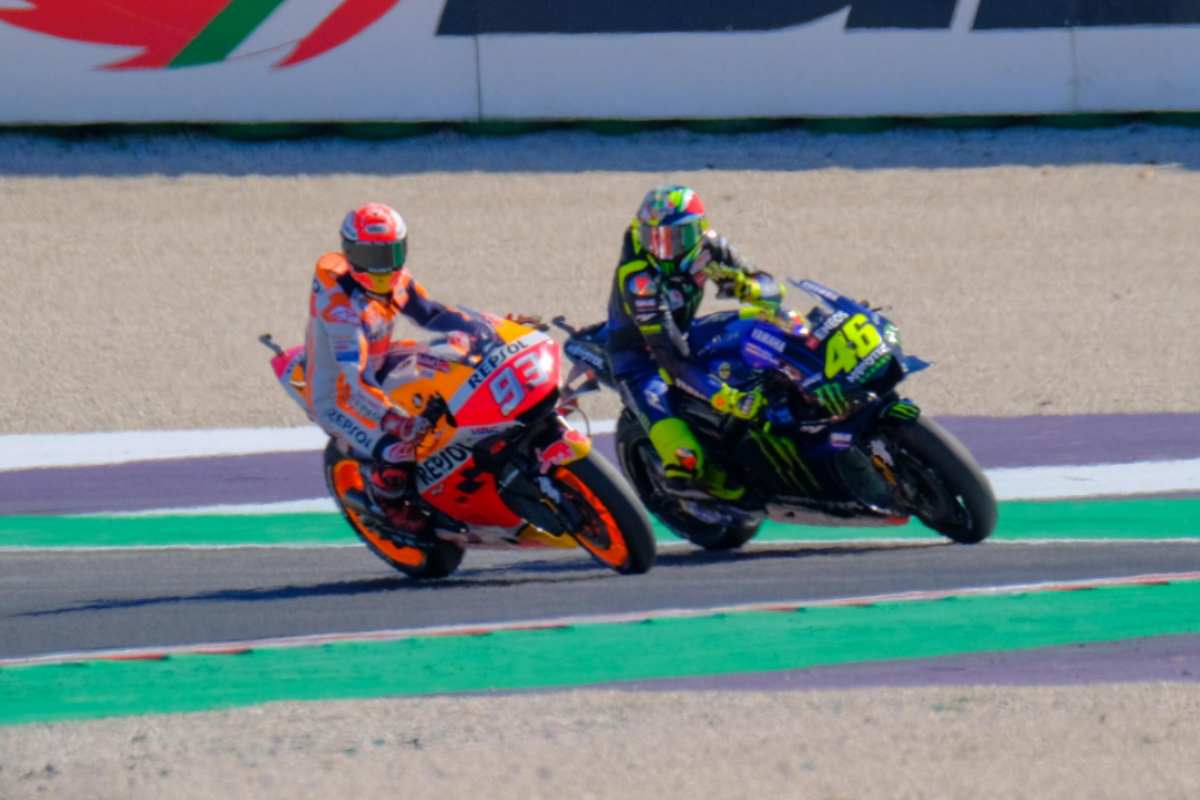 Duello in pista Rossi Marquez
