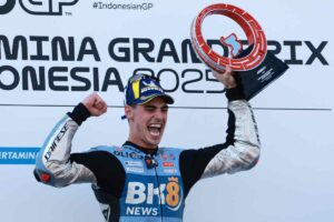 Fermin Aldeguer esulta per la vittoria