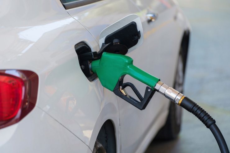 Benzina prezzi stravolti aumento