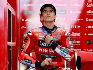 Marc Marquez nel box Ducati