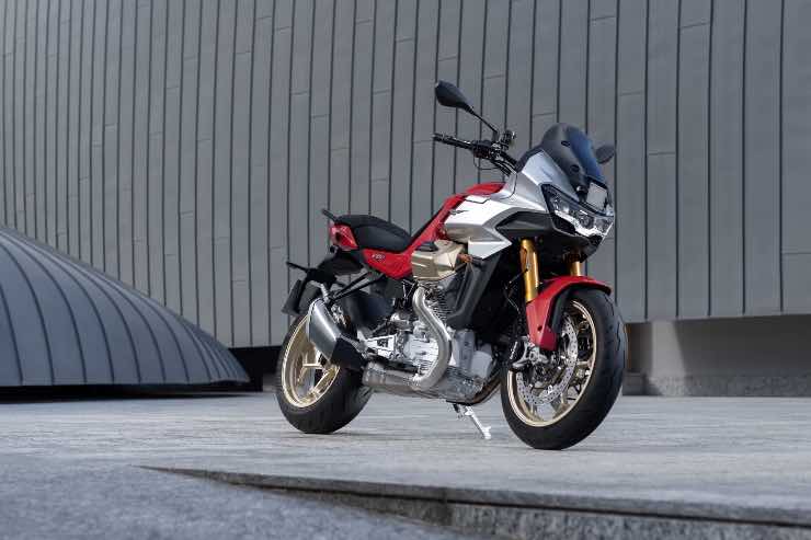 Moto Guzzi V100 Mandello novità