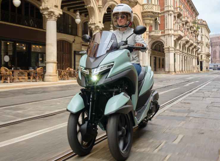 Yamaha Tricity 125 scooter tre ruote