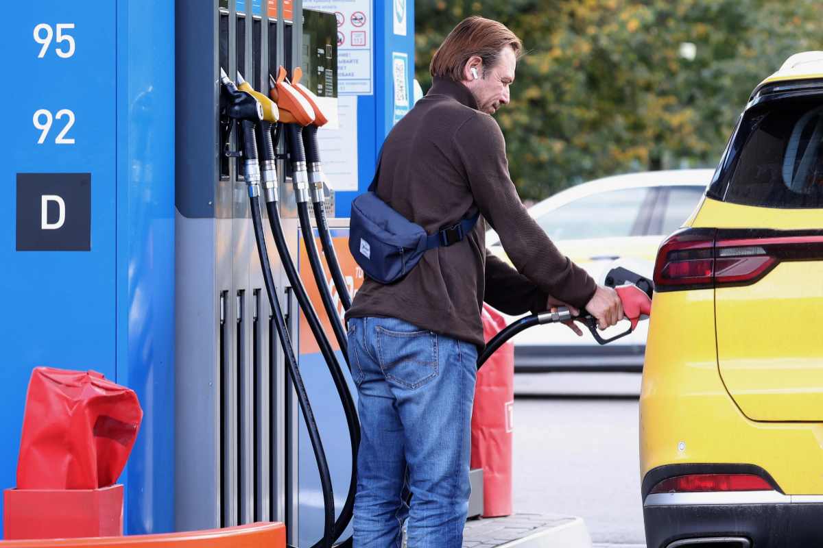 Rifornimento di auto diesel