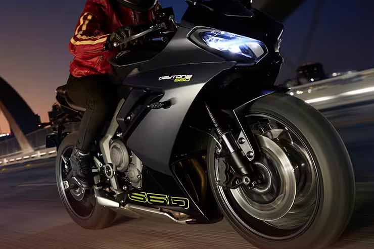 Triumph Daytona 660 moto richiamo