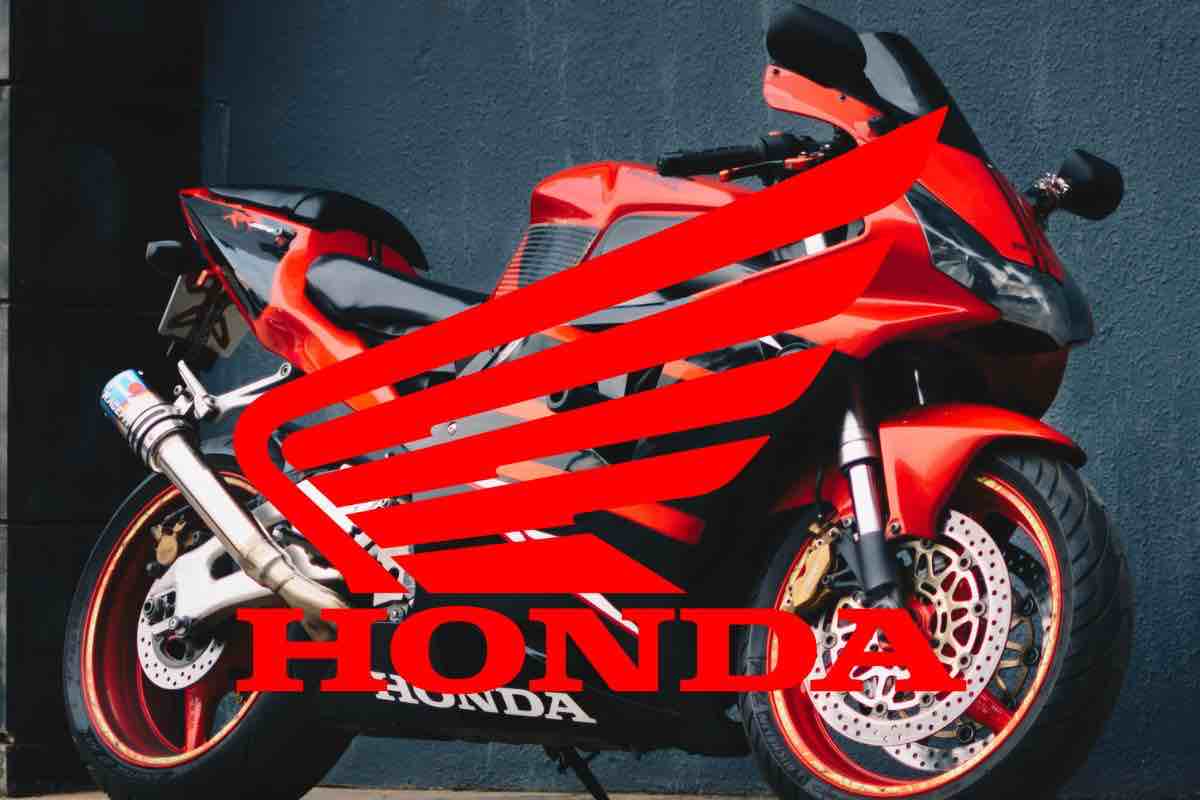 Honda NX500 crossover supersportiva
