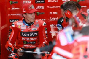 Marquez nel box Ducati