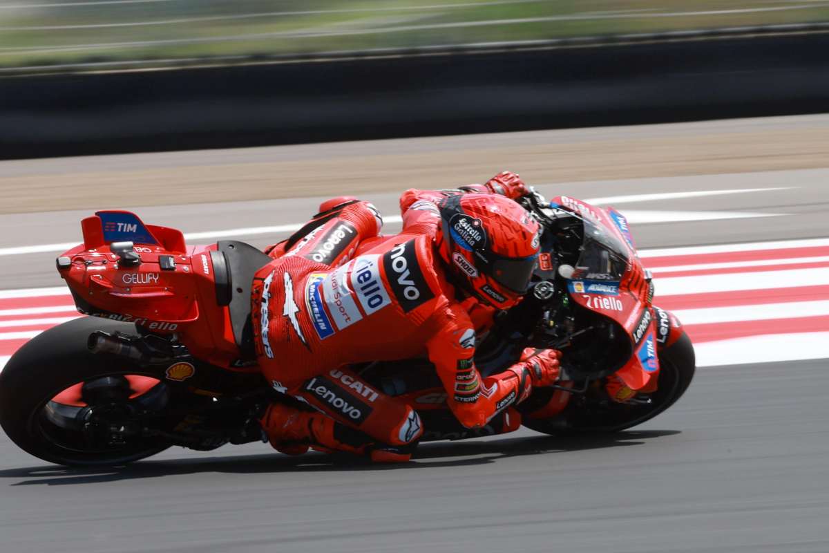 Marquez in pista con la Ducati