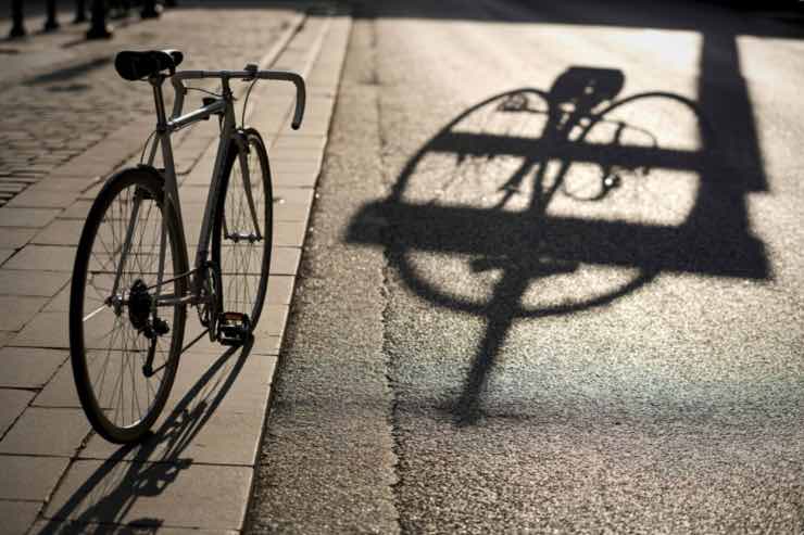 bici multa marciapiede